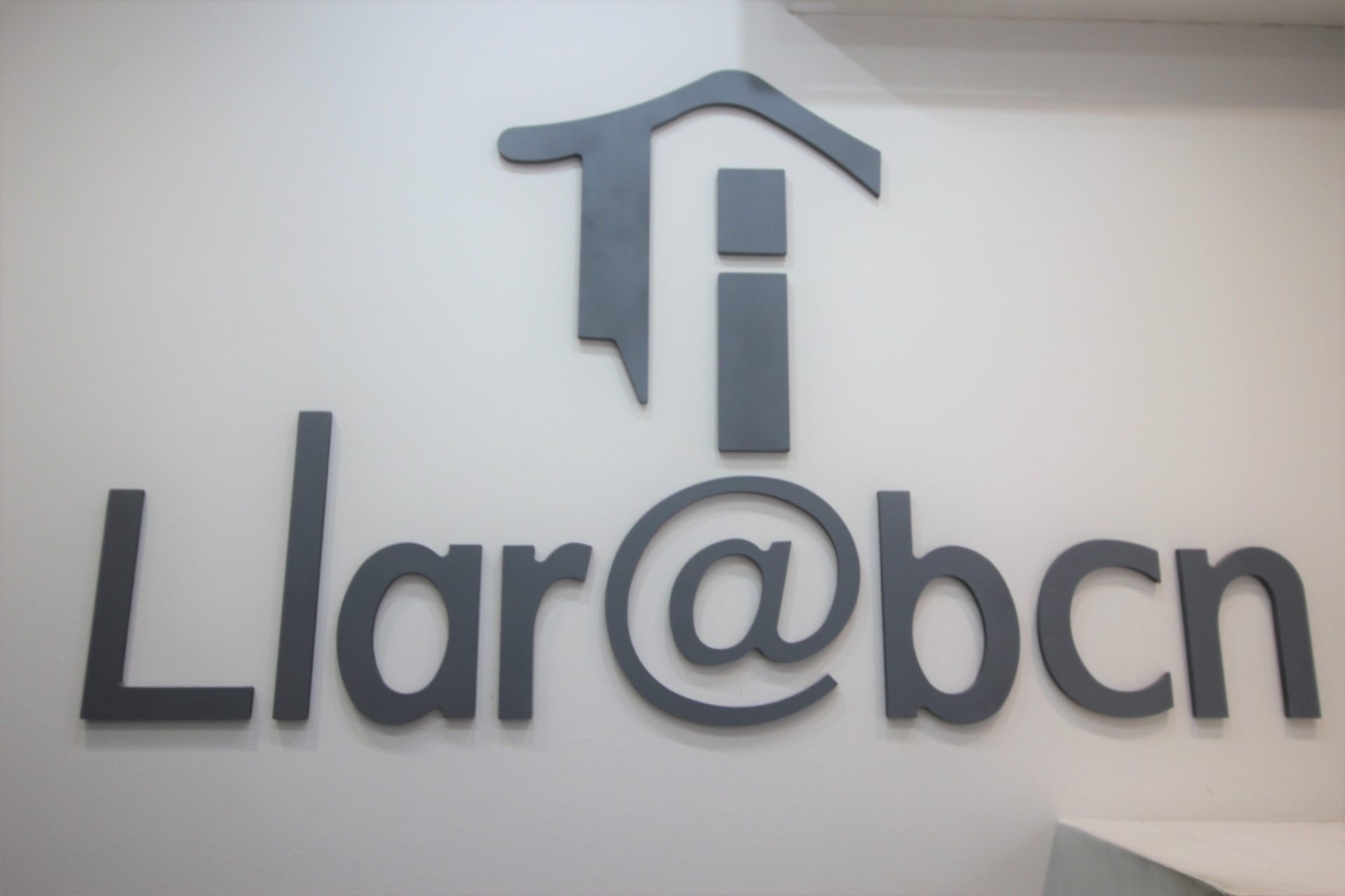 (c) Llarbcn.es